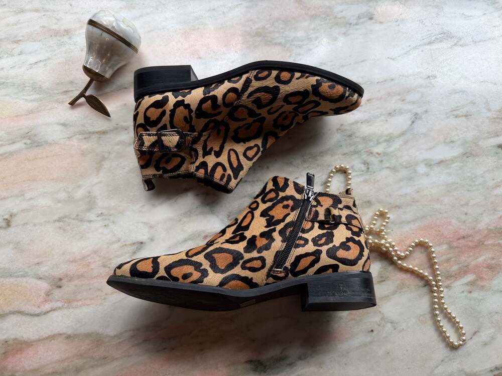 Blondo Waterproof Leopard Print Cow Hair Ankle Boots Size 7.5